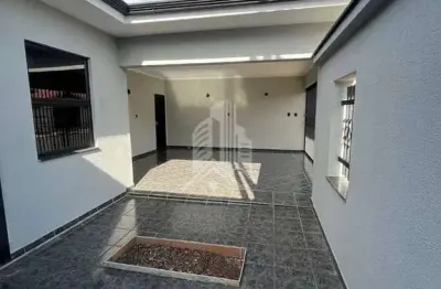 Casa com 3 quartos à venda na Rua Valentina José Carreira, 152, Centro, Saltinho