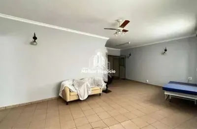 Casa com 03 dormitórios (01 suíte) à venda no bairro Piracicamirim, Piracicaba - SP