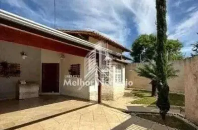 Casa à Venda com 03 dormitórios (quartos) amplos sendo 02 deles suítes, no bairro Jardim América, em Paulínia, SP