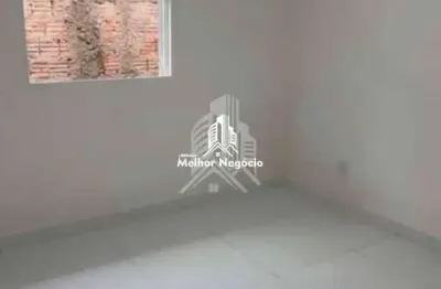 Casa à venda com 2 quartos, localizada no Conjunto Habitacional Ângelo Tomazim em Sumaré/SP.