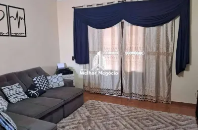 Sobrado com 3 casas independentes à venda em Hortolândia - SP.