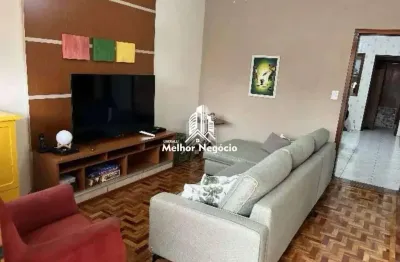 Casa à venda com 04 quartos,  2 banheiros localizado no bairro  em Nova Americana - Americana /SP,