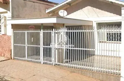Casa à venda com 03 dormitórios, Cidade Alta (Próximo ao Pão de Açúcar), Piracicaba - R$500 MIL