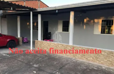 Casa com 3 quartos e 2 banheiros, localizada na Vila Conquista, Hortolândia-SP.