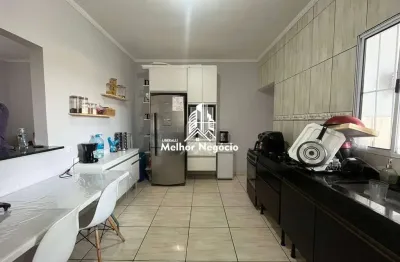 Casa á venda com 2 dormitórios no Jardim do Trevo, em Sumaré, SP.