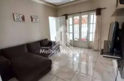 Casa à venda com 2 dormitórios e 1 suíte no bairro Jardim Novo Cambuí em Hortolândia - Excelente localização!