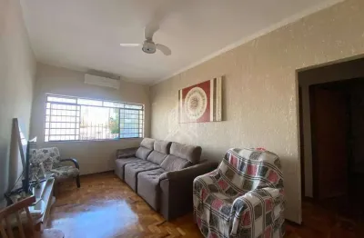 Casa à venda com 03 quartos, localizado no bairro Jardim Ouro Branco em Campinas/SP.