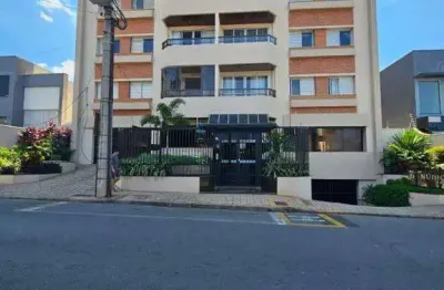 Apartamento semi mobiliado com excelente espaço e localização privilegiada