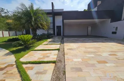 Imóvel de alto padrão com arquitetura moderna e fino acabamento