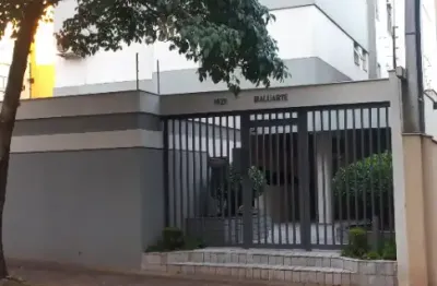 Apartamento centro - 03 quartos grandes - armários planejados