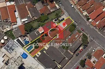 Terreno com 500m2 no bairro santa terezinha. possui uma casa com 3 dorm, sala cozinha, wc e 4 vagas