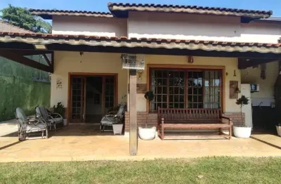 Casa em mairiporã em condomínio fechado com 3 suítes, 4 vagas, churrasqueira e piscina