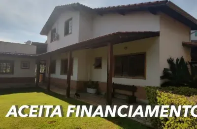 Casa em mairiporã em condomínio fechado com 3 suítes, 4 vagas, churrasqueira e piscina!