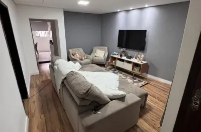 Casa a venda na vila augusta em guarulhos com 02 quartos, 2 vagas de garagem e quintal com churrasqueira