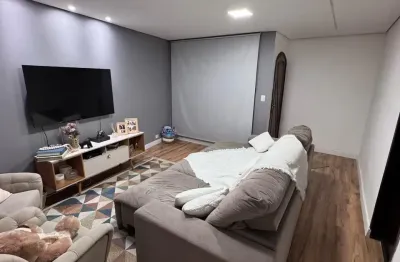 Casa a venda na vila augusta em guarulhos com 02 quartos, 2 vagas de garagem e quintal com churrasqueira