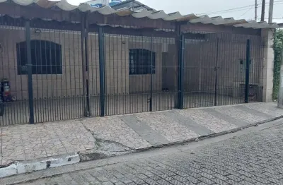 Casa a venda na vila augusta em guarulhos com 02 quartos, 2 vagas de garagem e quintal com churrasqueira