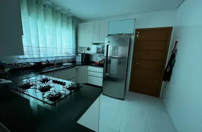 Casa a venda no jardim bela vista em guarulhos com 3 quartos, 4 vagas de garagem e quintal com churrasqueira