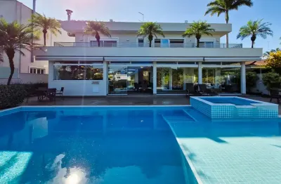 Casa a venda caraguatatuba - 8 suítes, 4 vagas - área gourmet - condomínio costa verde tabatinga