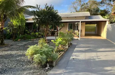 Casa com 4 quartos para alugar na Imigrantes, 578, Ubatuba, São Francisco do Sul