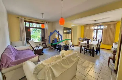 Casa com 3 quartos à venda na rua roberto peixoto, itaipu, niterói, 130 m2 por r$ 650.000