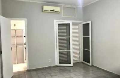 Casa comercial para alugar na Rua Doutor Coutinho Cavalcanti, 675, Jardim Alto Alegre, São José do Rio Preto por R$ 5.500