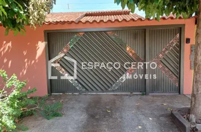 Casa com 3 quartos à venda na Rua Isa Lostracco, Jardim Planalto, Goiânia