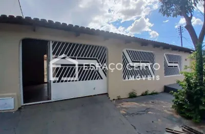 Casa com 3 quartos para alugar na Rua São Leonardo, s/n, Esplanada do Anicuns, Goiânia