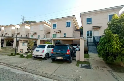 Sobrado a venda, em condomínio fechado, próximo do shopping granja viana, colegio rio branco e rico comercio da região.