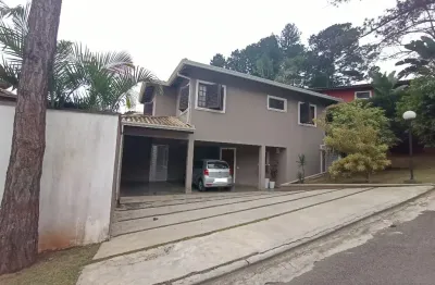 Lindíssima casa no meio do verde, ambientes amplos!  granja viana