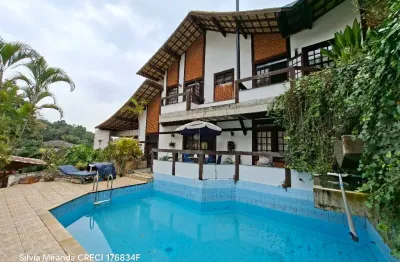 Casa com 4 dormitórios e piscina no condomínio forest hills!