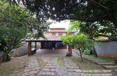 Casa em condomínio na granja viana. piscina, bosque, aconchego e natureza!