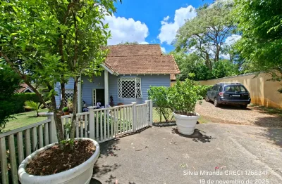 Acongechante chalet em condomínio fechado na granja viana.