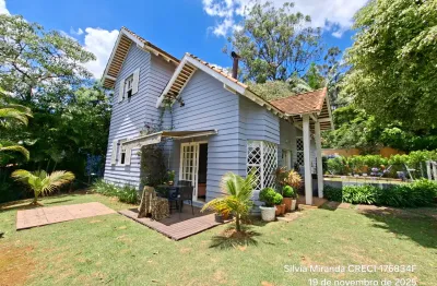 Para sonhar... acongechante chalet em condomínio fechado na granja viana.