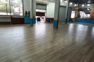 Lojão /ponto comercial  com 420 m2 na principal rua  do pechincha