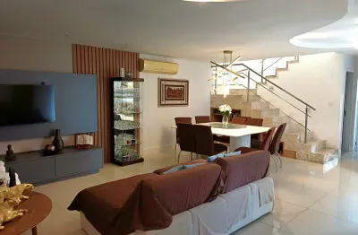 . Casa com 4 suítes ( 2 com closet) -condomínio Riviera Del Sol