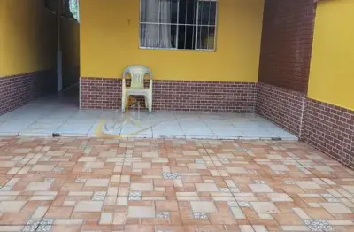 Casa com 2 dormitórios e piscina no massaguaçu, caraguatatuba-sp
