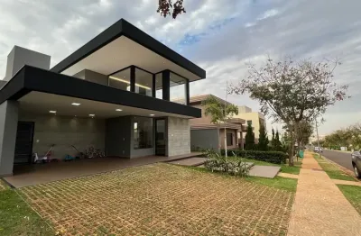 Casa em condomínio fechado com 3 quartos com suíte, completa em armários