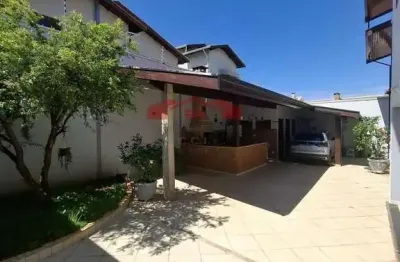 Casa para Venda em Campinas, Parque Alto Taquaral, 4 dormitórios, 2 suítes, 6 banheiros, 4 vagas