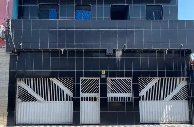 Casa com 04 quartos em ótima localização no conj. francisca mendes ii