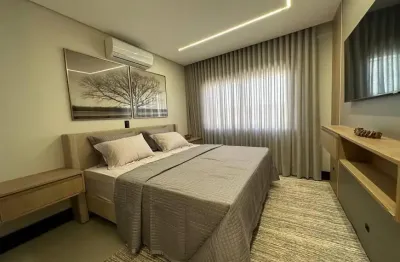 Um sobrado espaçoso e bem distribuído com 170m2 de área privativa, com quintal e churrasqueira a carvão, 3 quartos e sendo 1 suíte com hidromassagem, quartos amplos, com um lindo piso de taco
