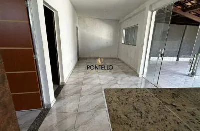 Casa com 2 quartos para alugar no CDI, Sete Lagoas 
