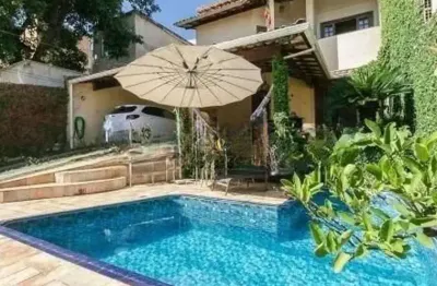 Casa colonial à venda no bairro renascença – conforto, lazer e sofisticação!