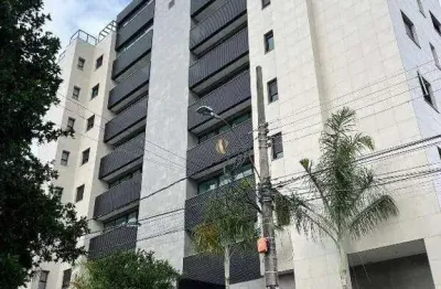 Cobertura duplex de 156m², 3 quartos sendo 1 suíte máster com closet, terraço coberto e descoberto e 3 vagas sob pilotis