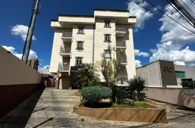 Apartamento com 4 quartos para alugar no Centro, Sete Lagoas 