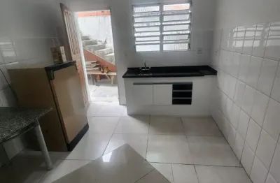 Casa locação 1 quarto 50m² próximo a estação tolstoi.