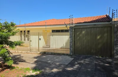 Casa com 3 quartos à venda na Praça Ari Barroso, 230, Zona 05, Maringá