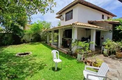 Casa com 4 quartos à venda na rua praia de grumari, vilas do atlantico, lauro de freitas, 250 m2 por r$ 950.000