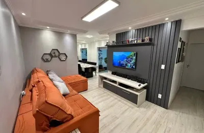 Apartamento de 75m² com 3 quartos, 2 banheiros, quadra e piscina privativa