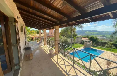 Casa no jardim esplanada com 3 quartos, quintal grande e piscina