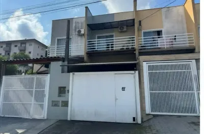 Casa com 2 quartos à venda no Petrópolis, Joinville 